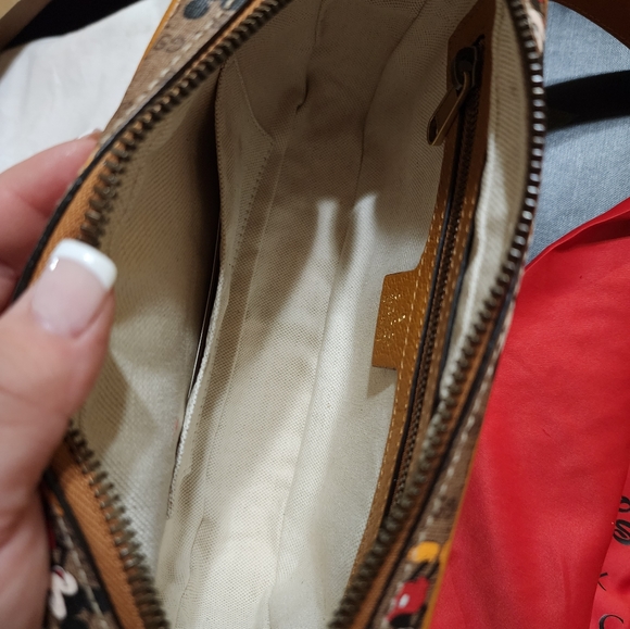 Gucci x Disney Belt Bag - Picture 6 of 10